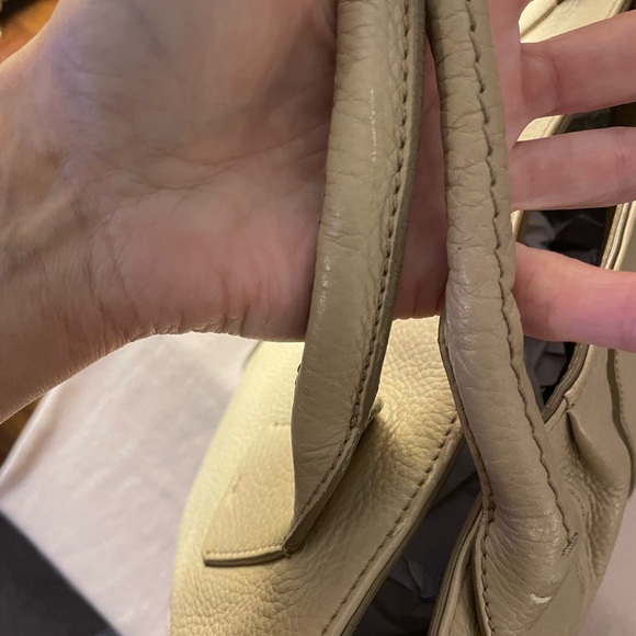 Salvatore Ferragamo Izzie Gancini Large Tote - Picture 4 of 15